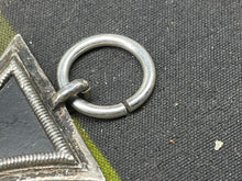 Charger l&#39;image dans la galerie, Original WW2 German Iron Cross 2nd Class
