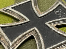 Charger l&#39;image dans la galerie, Original WW2 German Iron Cross 2nd Class
