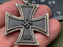 Charger l&#39;image dans la galerie, Original WW2 German Iron Cross 2nd Class
