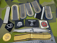 Load image into Gallery viewer, Group of WW2 German Insignia &amp; Epaulettes
