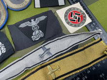 Load image into Gallery viewer, Group of WW2 German Insignia &amp; Epaulettes
