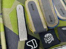 Load image into Gallery viewer, Group of WW2 German Insignia &amp; Epaulettes
