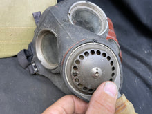 Charger l'image dans la galerie, Original WW2 British Army General Service Gas Mask with Bag
