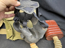 Charger l'image dans la galerie, Original WW2 British Army General Service Gas Mask with Bag
