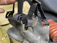 Charger l'image dans la galerie, Original WW2 British Army General Service Gas Mask with Bag
