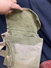 Charger l'image dans la galerie, Original WW2 British Army General Service Gas Mask with Bag
