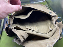 Charger l&#39;image dans la galerie, Original WW2 British Army GSR General Service Respirator Gas Mask Set - Dated 1941
