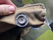 Charger l&#39;image dans la galerie, Original WW2 British Army GSR General Service Respirator Gas Mask Set - Dated 1941
