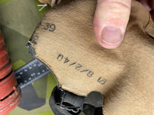 Charger l&#39;image dans la galerie, Original WW2 British Army GSR General Service Respirator Gas Mask Set - Dated 1940/41
