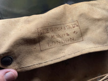 Charger l&#39;image dans la galerie, Original WW2 1941 Dated British Army GSR General Service Respirator Gas Mask Set
