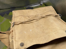 Charger l&#39;image dans la galerie, Original WW2 1941 Dated British Army GSR General Service Respirator Gas Mask Set
