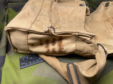 Charger l&#39;image dans la galerie, Original WW2 1941 Dated British Army GSR General Service Respirator Gas Mask Set
