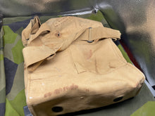 Charger l&#39;image dans la galerie, Original WW2 1941 Dated British Army GSR General Service Respirator Gas Mask Set
