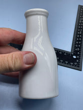 Lade das Bild in den Galerie-Viewer, WW2 German Luftwaffe Milk Bottle
