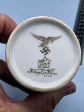 Lade das Bild in den Galerie-Viewer, WW2 German Luftwaffe Milk Bottle

