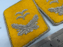 Load image into Gallery viewer, Pair of WW2 German Luftwaffe Officer's Collar Badges

