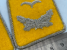 Charger l'image dans la galerie, Pair of WW2 German Luftwaffe Officer's Collar Badges
