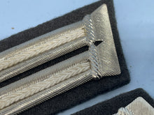 Charger l'image dans la galerie, Pair of WW2 German Army Officer's Collar Badges
