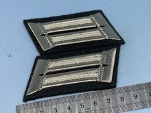 Charger l'image dans la galerie, Pair of WW2 German Army Officer's Collar Badges
