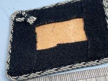 Load image into Gallery viewer, Pair of WW2 German SS Collar Badges
