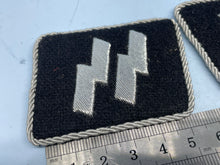 Load image into Gallery viewer, Pair of WW2 German SS Collar Badges
