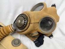 Charger l'image dans la galerie, Original WW2 British Army T-Mic GSR Gas Mask General Service Respirator - Size Large
