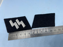 Lade das Bild in den Galerie-Viewer, Pair of WW2 German SS Collar Badges
