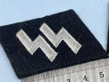 Load image into Gallery viewer, Pair of WW2 German SS Collar Badges
