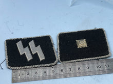 Lade das Bild in den Galerie-Viewer, Pair of WW2 German SS Collar Badges
