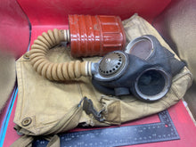 Load image into Gallery viewer, British Army WW2 Soldiers / Home Guard Gas Mask &amp; Bag Set - Dated
