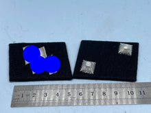 Load image into Gallery viewer, Pair of WW2 German SS Collar Badges
