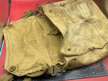 Load image into Gallery viewer, British Army WW2 Soldiers / Home Guard Gas Mask &amp; Bag Set - Dated
