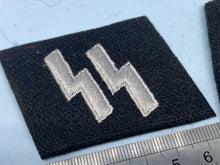 Load image into Gallery viewer, Pair of WW2 German SS Collar Badges
