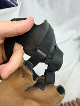 Lade das Bild in den Galerie-Viewer, Original WW2 British Army GSR Gas Mask General Service Respirator
