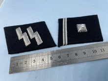 Load image into Gallery viewer, Pair of WW2 German SS Collar Badges
