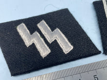 Charger l'image dans la galerie, Pair of WW2 German SS Collar Badges
