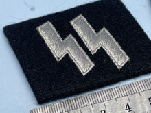 Charger l'image dans la galerie, Pair of WW2 German SS Collar Badges
