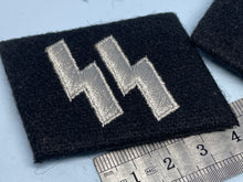 Charger l'image dans la galerie, Pair of WW2 German SS Collar Badges
