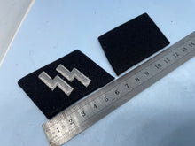 Load image into Gallery viewer, Pair of WW2 German SS Collar Badges
