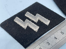 Load image into Gallery viewer, Pair of WW2 German SS Collar Badges
