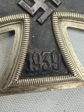 Charger l'image dans la galerie, Original WW2 German Army Iron Cross Medal with Ribbon
