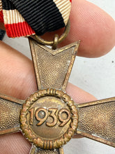 Charger l'image dans la galerie, Original WW2 German Army War Merit Cross
