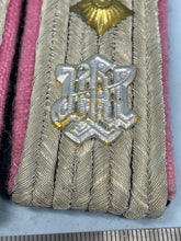 Lade das Bild in den Galerie-Viewer, Pair of WW2 German SS LAH Shoulder Boards / Epaulettes
