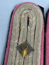 Lade das Bild in den Galerie-Viewer, Pair of WW2 German SS LAH Shoulder Boards / Epaulettes

