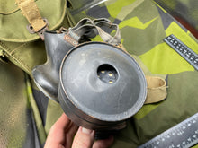 Charger l&#39;image dans la galerie, Original WW2 British Army Assault Gas Mask Set 1944
