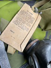Charger l&#39;image dans la galerie, Original WW2 British Army Assault Gas Mask Set 1944
