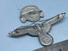 Charger l'image dans la galerie, Pair of WW2 German SS Cap Badges
