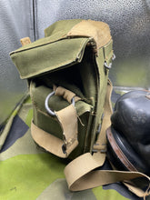Charger l&#39;image dans la galerie, Original WW2 British Army Assault Gas Mask Set 1944
