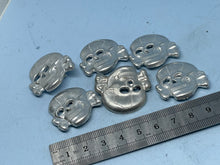 Load image into Gallery viewer, WW2 German SS Skull Cap Badge
