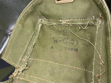 Charger l&#39;image dans la galerie, Original WW2 British Army Assault Gas Mask Set 1944
